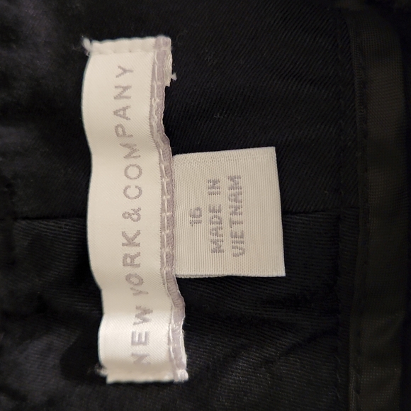 New York & Company Shorts - Picture 3 of 5